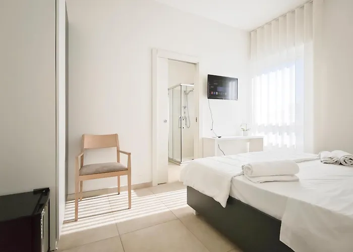 Estelle Penzion Bari